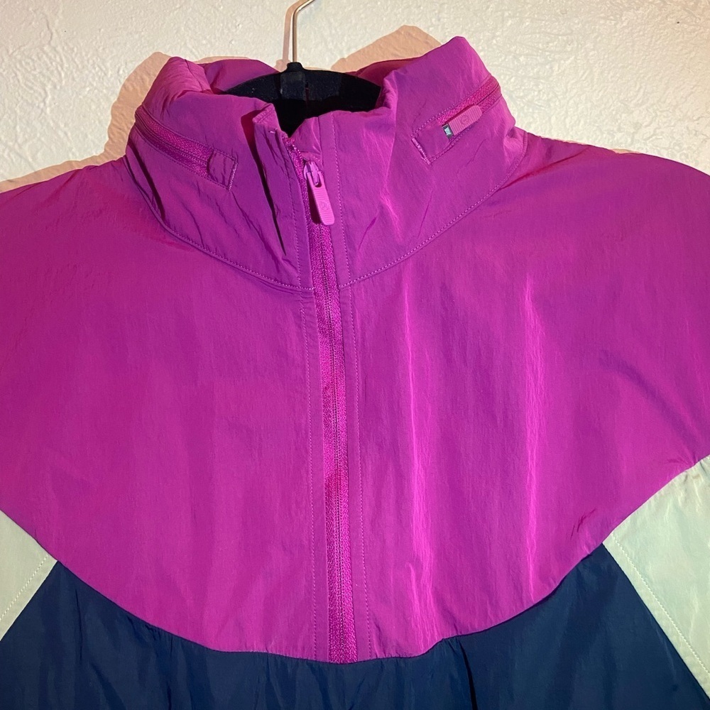 Lululemon Windbreaker Jacket - Picture 8 of 16